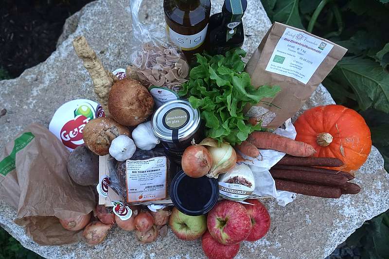 Obst, Gemüse und regionale Spezialitägen, die über die FoodCoop Taiskirchen vermittelt werden.